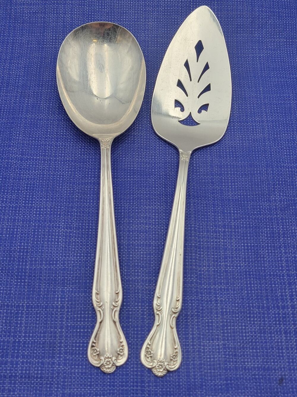 Rogers Brothers Daybreak Elegant Lady Reinforced Plate IS Flatware 2 Serving Pcs